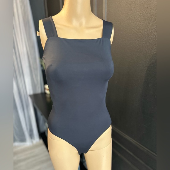 Women's Black Sleeveless bodysuit - Picture 2 of 6